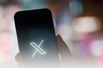 Elon Musk Launches XChat: A Game-Changer in Messaging for 2025 Elon Musk has officially confirmed XChat launch, a new encrypted messaging feature on X (formerly Twitter), aimed at competing with WhatsApp, Telegram, Signal, and other major messaging platforms. As part of Musk’s grand vision to turn X into an all-in-one super app, XChat is a bold step toward redefining how people connect, chat, and even manage their finances online.